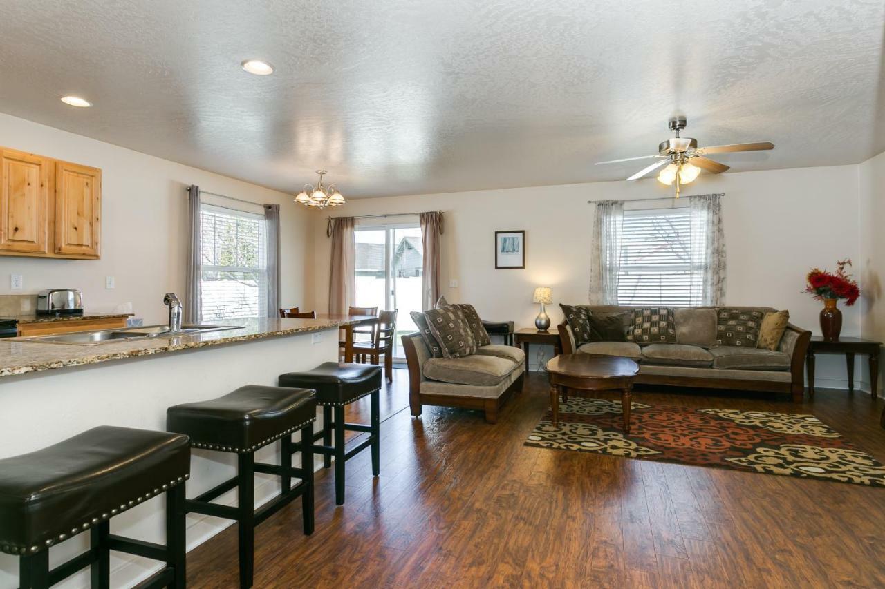 Gray Cloud Townhomes Meridian Esterno foto