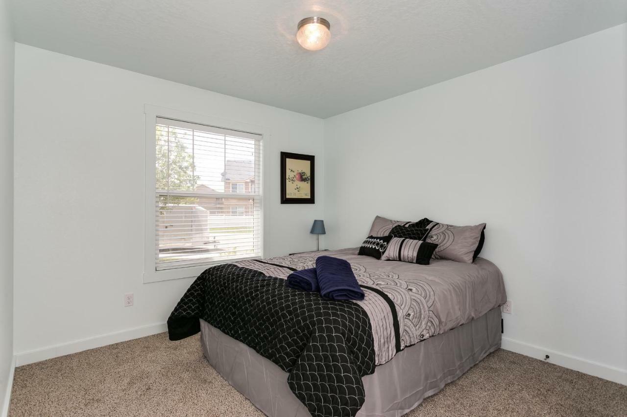 Gray Cloud Townhomes Meridian Esterno foto
